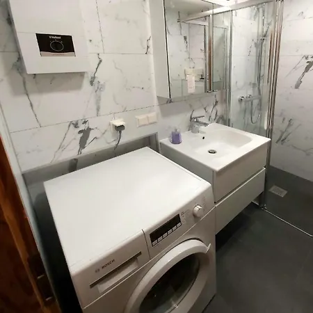 아파트 Moderne In Poels Mit Grosser Terrasse Pols