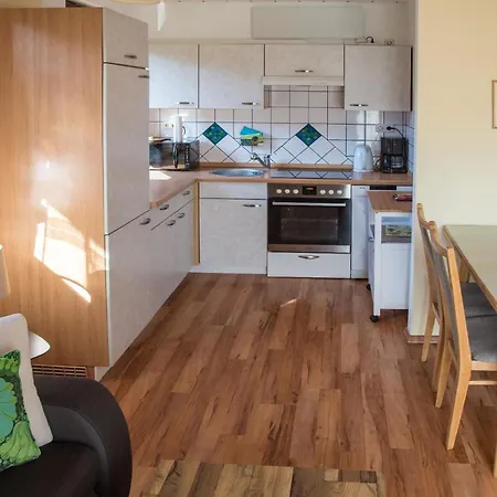 Moderne In Poels Mit Grosser Terrasse