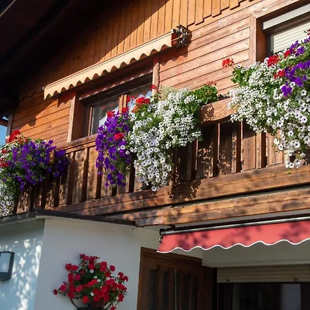 Moderne In Poels Mit Grosser Terrasse 아파트